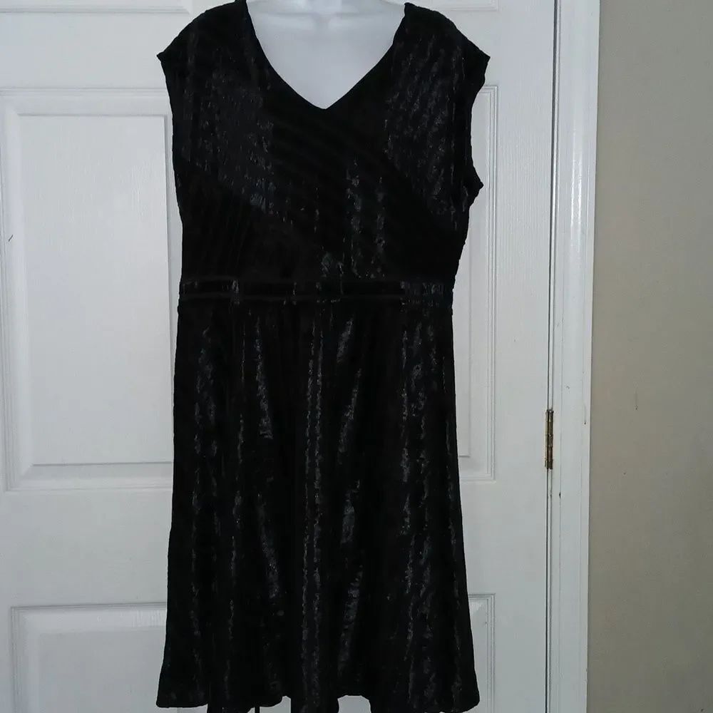 New Directions Curvy black velvet v neck dress  Sz 1X  NWOT